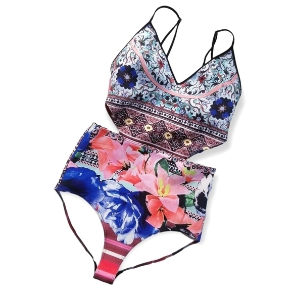 CLOVER CANYON Floral Collage Vibrant Cutout One Piece Swimsuit XS - Picture 3 of 10